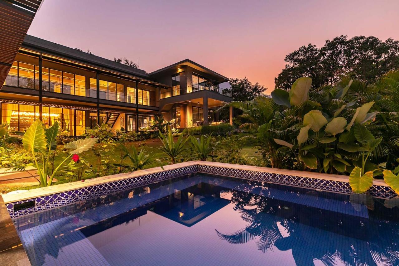 Stayvista At The Charcoal Villa Luxury Collection Alibag Exterior photo