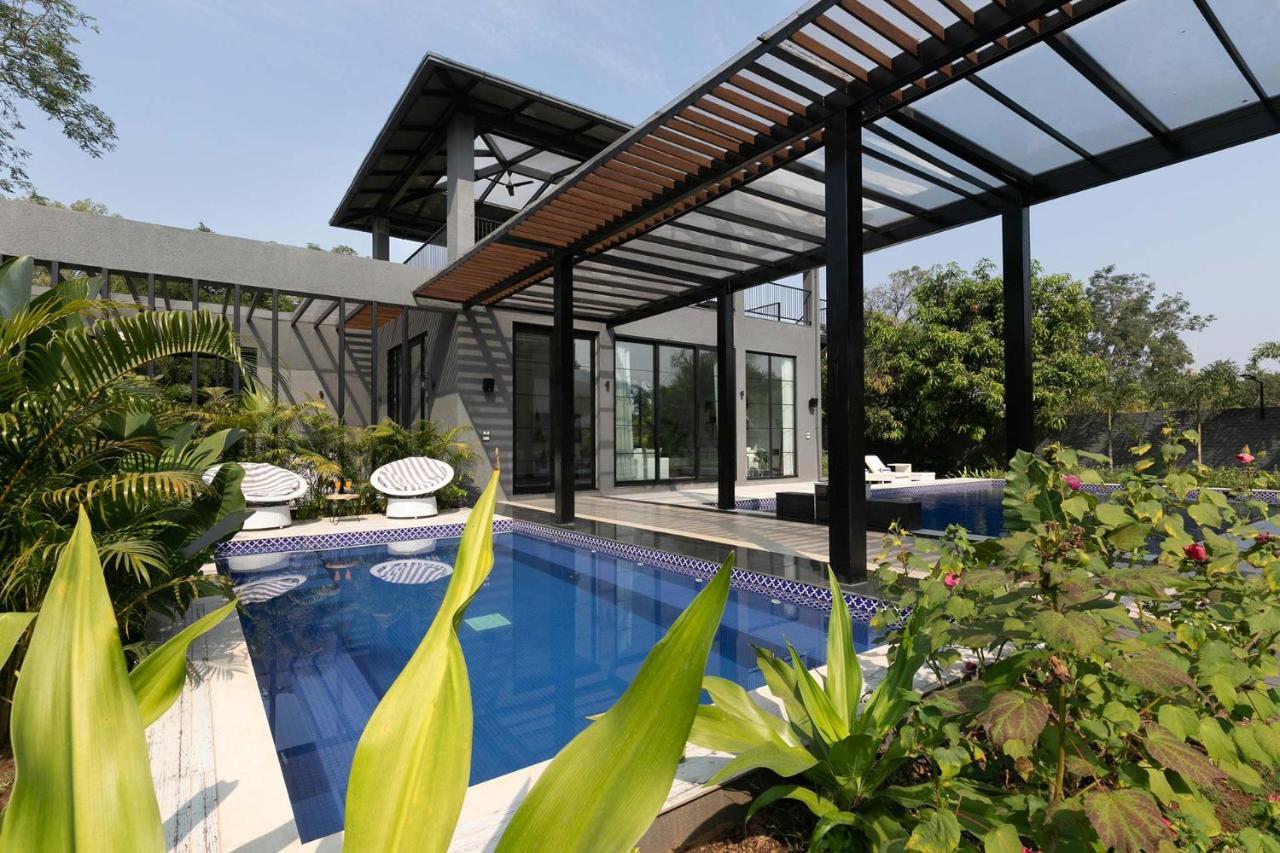 Stayvista At The Charcoal Villa Luxury Collection Alibag Exterior photo
